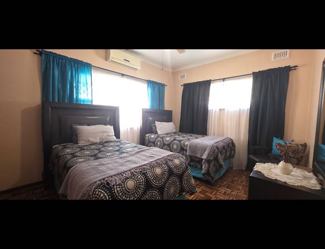 4 BEDROOM HOUSE FOR SALE IN SYDENHAM